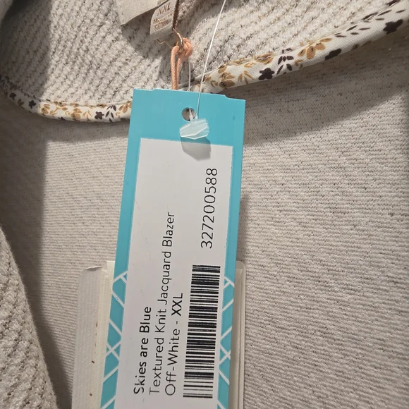 Skies Are Blue Textured Off White Blazer - Picture 4 of 6